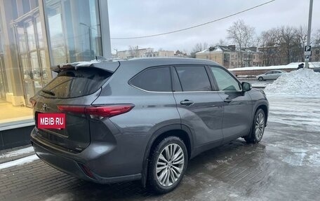 Toyota Highlander, 2021 год, 7 000 000 рублей, 2 фотография