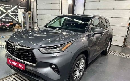 Toyota Highlander, 2021 год, 7 000 000 рублей, 5 фотография