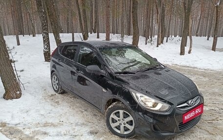 Hyundai Solaris II рестайлинг, 2013 год, 700 000 рублей, 3 фотография