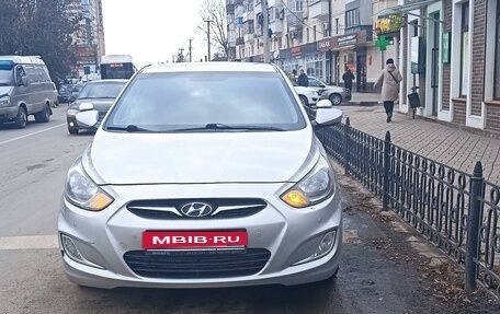 Hyundai Solaris II рестайлинг, 2012 год, 850 000 рублей, 9 фотография