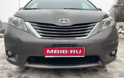 Toyota Sienna III, 2012 год, 2 600 000 рублей, 1 фотография