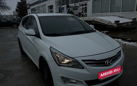 Hyundai Solaris II рестайлинг, 2014 год, 1 240 000 рублей, 2 фотография