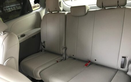 Toyota Sienna III, 2012 год, 2 600 000 рублей, 9 фотография