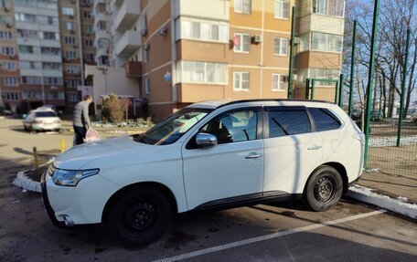 Mitsubishi Outlander III рестайлинг 3, 2012 год, 1 515 000 рублей, 2 фотография