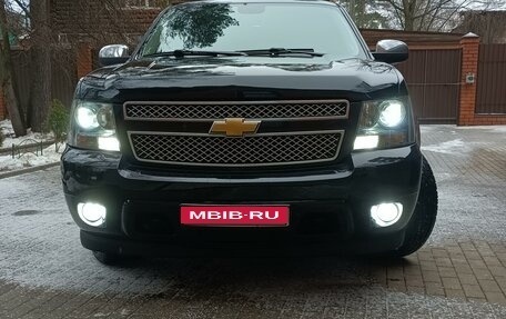 Chevrolet Tahoe III, 2013 год, 2 800 000 рублей, 1 фотография