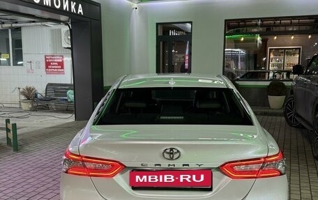 Toyota Camry, 2019 год, 2 980 000 рублей, 4 фотография