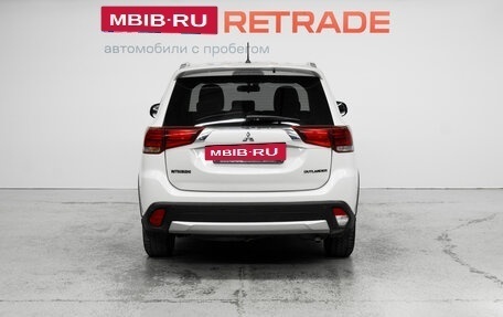 Mitsubishi Outlander III рестайлинг 3, 2016 год, 2 500 000 рублей, 6 фотография