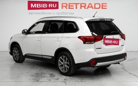 Mitsubishi Outlander III рестайлинг 3, 2016 год, 2 500 000 рублей, 7 фотография