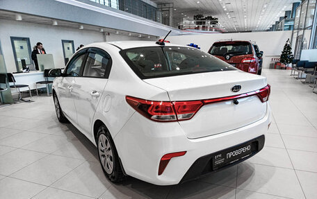 KIA Rio IV, 2018 год, 1 000 000 рублей, 11 фотография