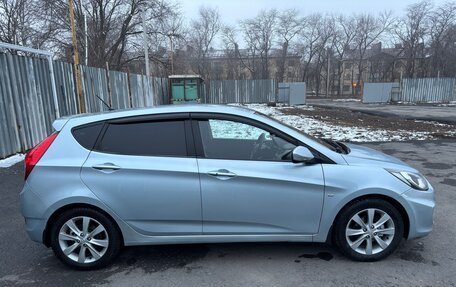 Hyundai Solaris II рестайлинг, 2011 год, 1 150 000 рублей, 4 фотография