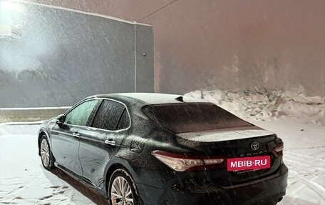 Toyota Camry, 2019 год, 2 967 000 рублей, 4 фотография