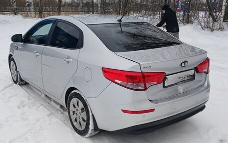 KIA Rio III рестайлинг, 2015 год, 800 000 рублей, 25 фотография