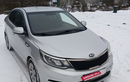 KIA Rio III рестайлинг, 2015 год, 800 000 рублей, 24 фотография