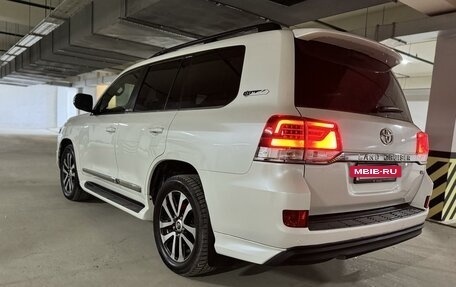 Toyota Land Cruiser 200, 2017 год, 5 499 000 рублей, 6 фотография