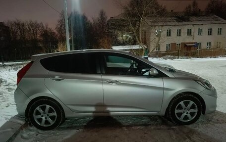 Hyundai Solaris II рестайлинг, 2012 год, 980 000 рублей, 11 фотография