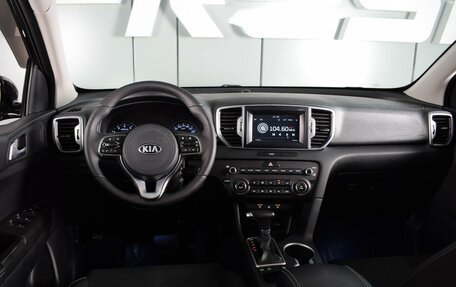 KIA Sportage IV рестайлинг, 2018 год, 2 129 000 рублей, 6 фотография