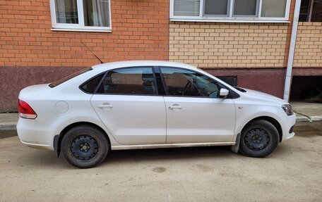 Volkswagen Polo VI (EU Market), 2013 год, 920 000 рублей, 2 фотография