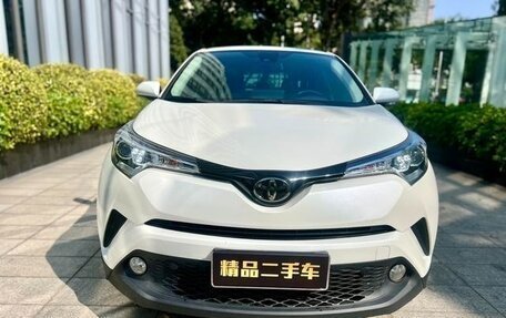 Toyota C-HR I рестайлинг, 2021 год, 1 959 000 рублей, 2 фотография