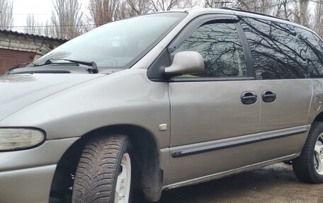 Chrysler Voyager III, 1996 год, 480 000 рублей, 2 фотография