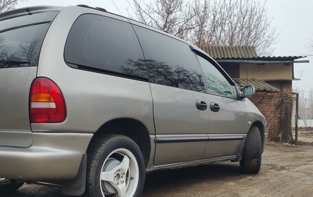 Chrysler Voyager III, 1996 год, 480 000 рублей, 3 фотография