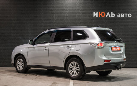 Mitsubishi Outlander III рестайлинг 3, 2012 год, 1 450 000 рублей, 4 фотография