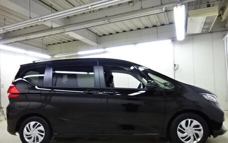 Honda Freed II, 2021 год, 1 300 000 рублей, 4 фотография