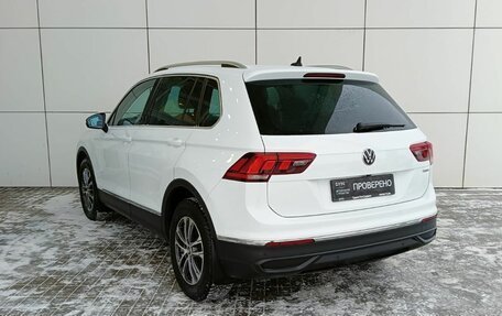 Volkswagen Tiguan II, 2021 год, 2 990 000 рублей, 8 фотография