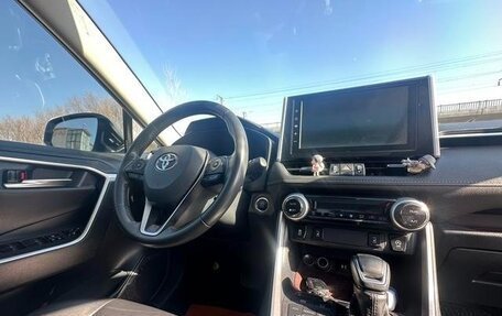 Toyota RAV4, 2020 год, 2 219 000 рублей, 12 фотография