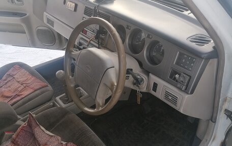 Nissan Rasheen, 1995 год, 270 000 рублей, 2 фотография