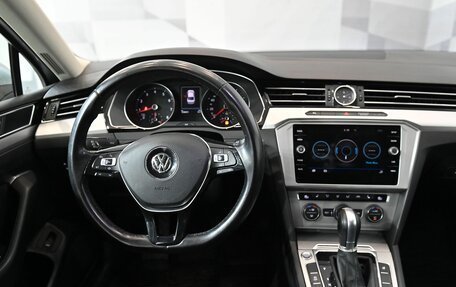 Volkswagen Passat B8 рестайлинг, 2018 год, 1 850 000 рублей, 12 фотография