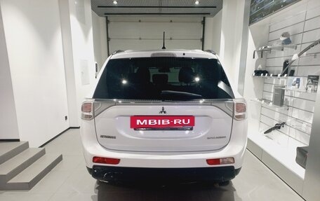 Mitsubishi Outlander III рестайлинг 3, 2013 год, 1 349 000 рублей, 5 фотография