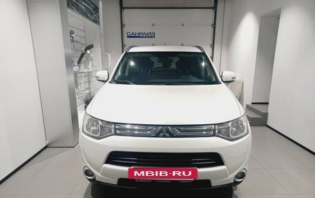 Mitsubishi Outlander III рестайлинг 3, 2013 год, 1 349 000 рублей, 2 фотография