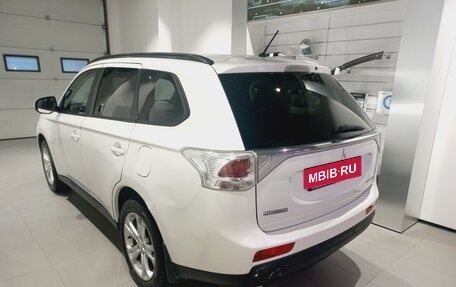 Mitsubishi Outlander III рестайлинг 3, 2013 год, 1 349 000 рублей, 6 фотография