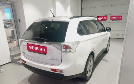 Mitsubishi Outlander III рестайлинг 3, 2013 год, 1 349 000 рублей, 4 фотография