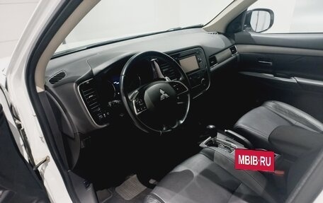 Mitsubishi Outlander III рестайлинг 3, 2013 год, 1 349 000 рублей, 7 фотография