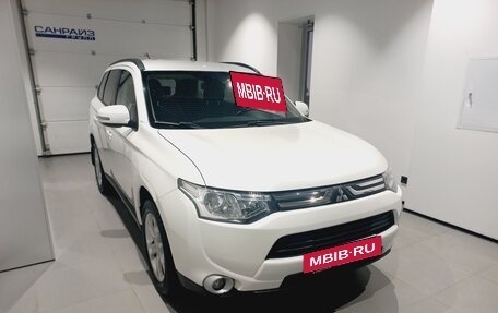 Mitsubishi Outlander III рестайлинг 3, 2013 год, 1 349 000 рублей, 3 фотография