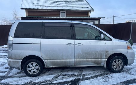 Toyota Voxy II, 2005 год, 990 000 рублей, 5 фотография