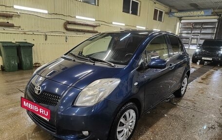 Toyota Yaris III рестайлинг, 2007 год, 485 000 рублей, 2 фотография