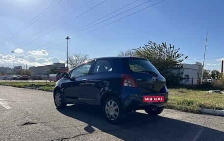 Toyota Yaris III рестайлинг, 2008 год, 730 000 рублей, 4 фотография