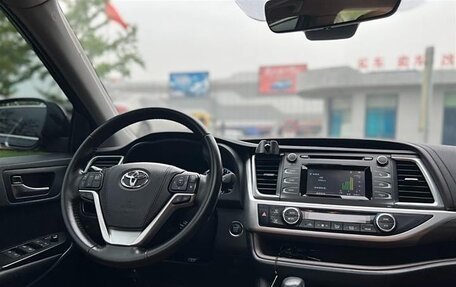 Toyota Highlander III, 2021 год, 3 300 000 рублей, 9 фотография