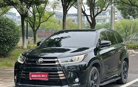 Toyota Highlander III, 2021 год, 3 300 000 рублей, 3 фотография