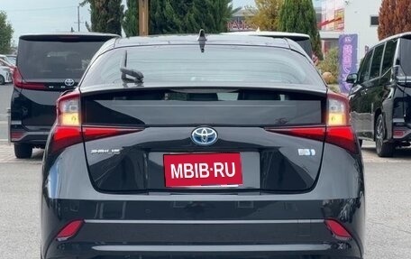 Toyota Prius IV XW50, 2021 год, 1 590 000 рублей, 7 фотография