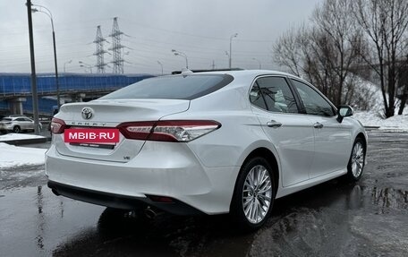 Toyota Camry, 2019 год, 3 140 000 рублей, 4 фотография