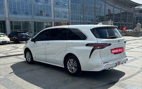 Toyota Sienna, 2021 год, 5 000 000 рублей, 7 фотография