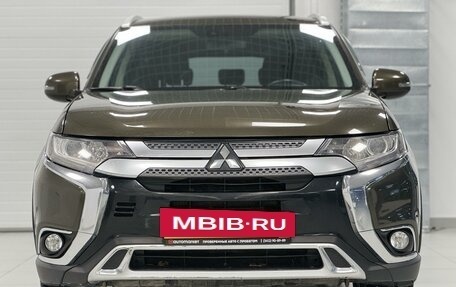 Mitsubishi Outlander III рестайлинг 3, 2019 год, 2 100 000 рублей, 2 фотография