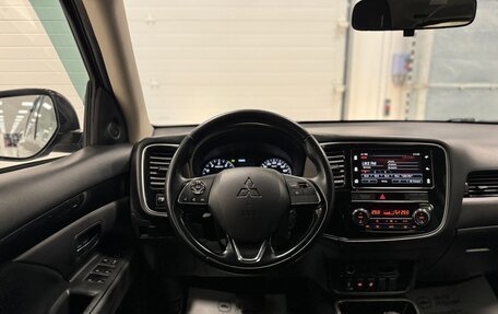 Mitsubishi Outlander III рестайлинг 3, 2019 год, 2 100 000 рублей, 25 фотография