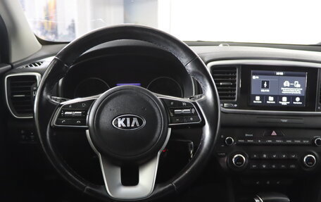 KIA Sportage IV рестайлинг, 2019 год, 2 379 990 рублей, 10 фотография