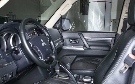 Mitsubishi Pajero IV, 2014 год, 2 550 000 рублей, 13 фотография