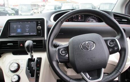 Toyota Sienta II, 2017 год, 1 350 000 рублей, 9 фотография