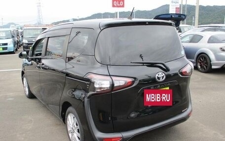 Toyota Sienta II, 2017 год, 1 350 000 рублей, 6 фотография